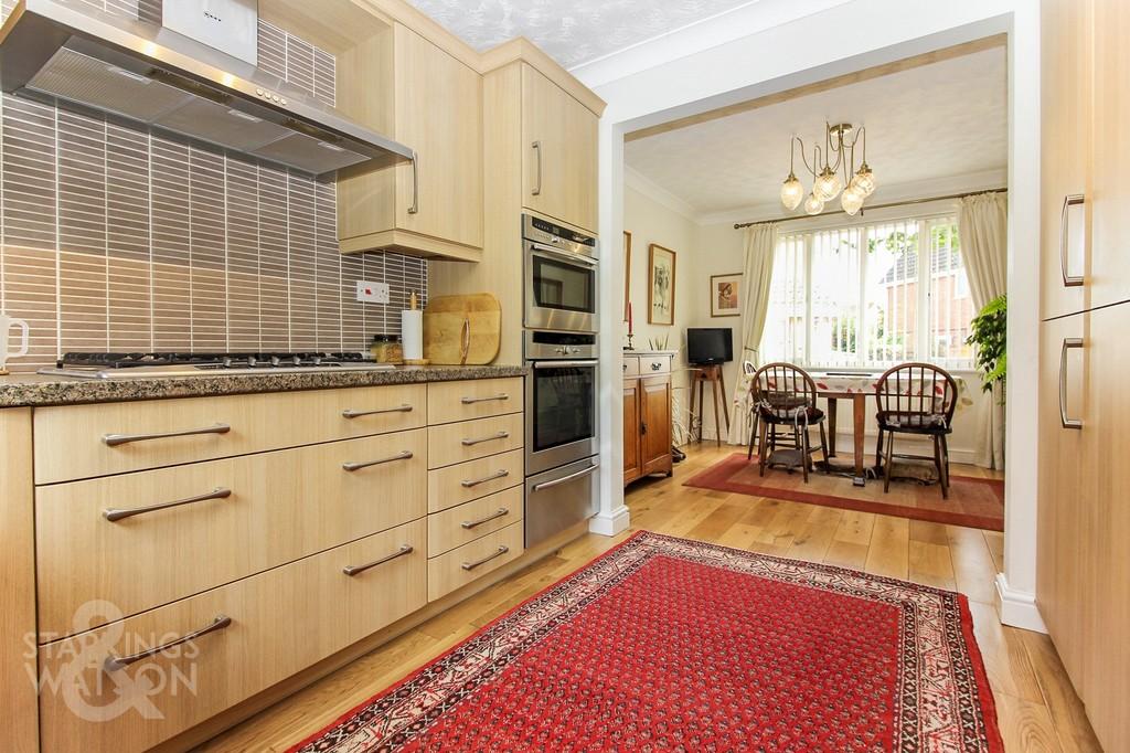 Cranes Meadow, Harleston 3 bed detached house £310,000