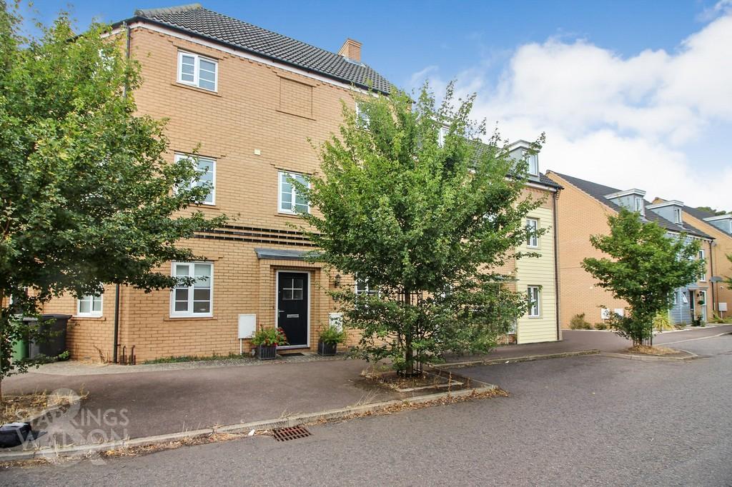 Wilderness Road, Queens Hill, Costessey 3 bed townhouse £280,000