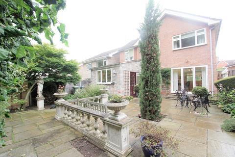 5 Castle Close, Warwick, CV34 4DB