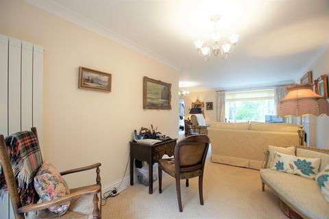 5 Castle Close, Warwick, CV34 4DB