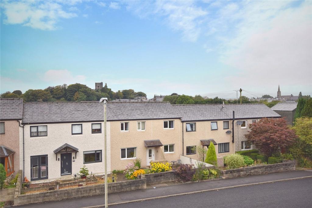 Hayhurst Street, Clitheroe, Lancashire, BB7 3 bed end of terrace house