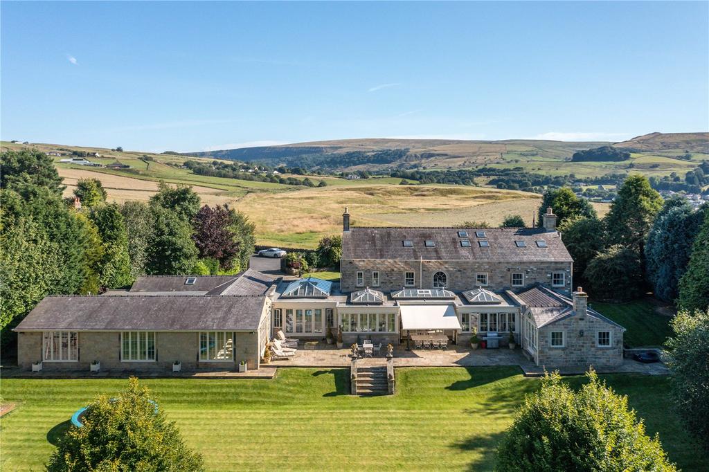 Red Lees Road, Burnley, Lancashire, BB10 8 bed detached house for sale