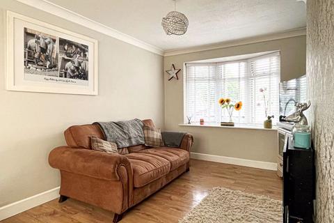 4 bedroom terraced house for sale - Mitre Road, Cheslyn Hay, WS6 7HL