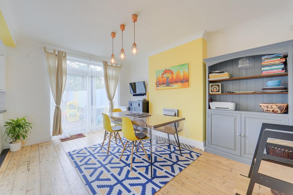 Verdant Lane, Catford, London, SE6 3 bed semidetached house £600,000