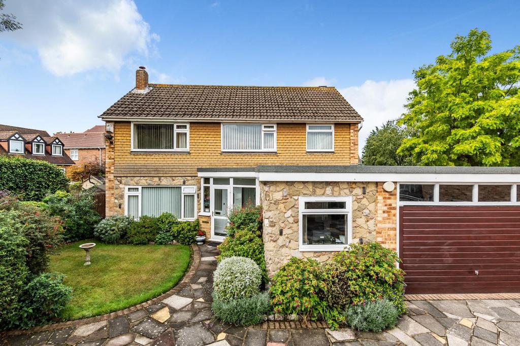 Quernmore Close, Bromley 4 bed detached house for sale £850,000
