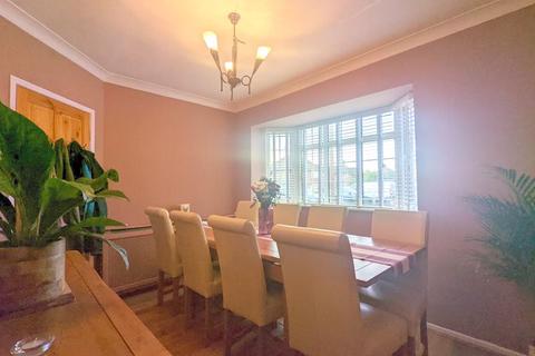 81 Beech Road, Feltham, TW14 8AJ