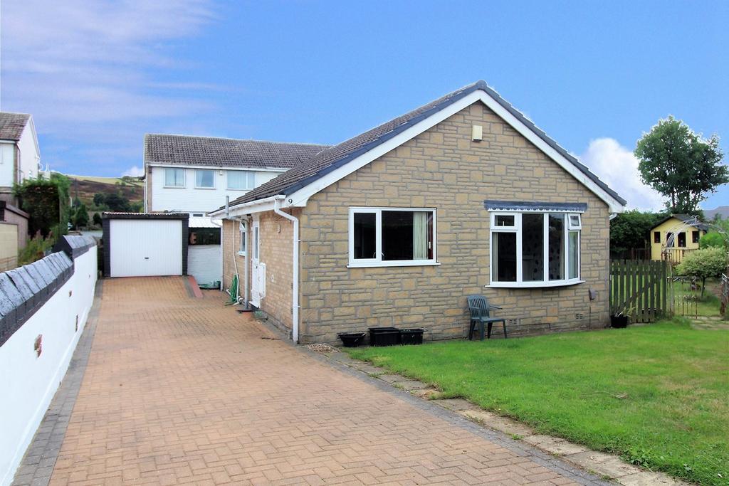 Elm Tree Close, Long Lee, Keighley, BD21 2 bed detached bungalow for