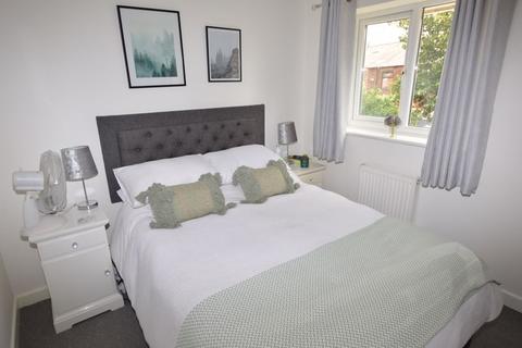 3 bedroom semi-detached house for sale - Bank Street, Golborne, Warrington, WA3 3GX