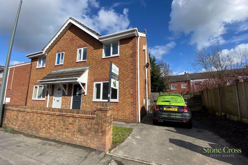 Bank Street, Golborne, Warrington, WA3 3GX 3 bed semidetached house