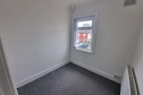 3 bedroom semi-detached house to rent, Wolfenden Avenue, Bootle