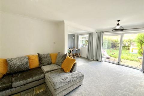 4 Colliers Close, Sheffield, S13 7DE