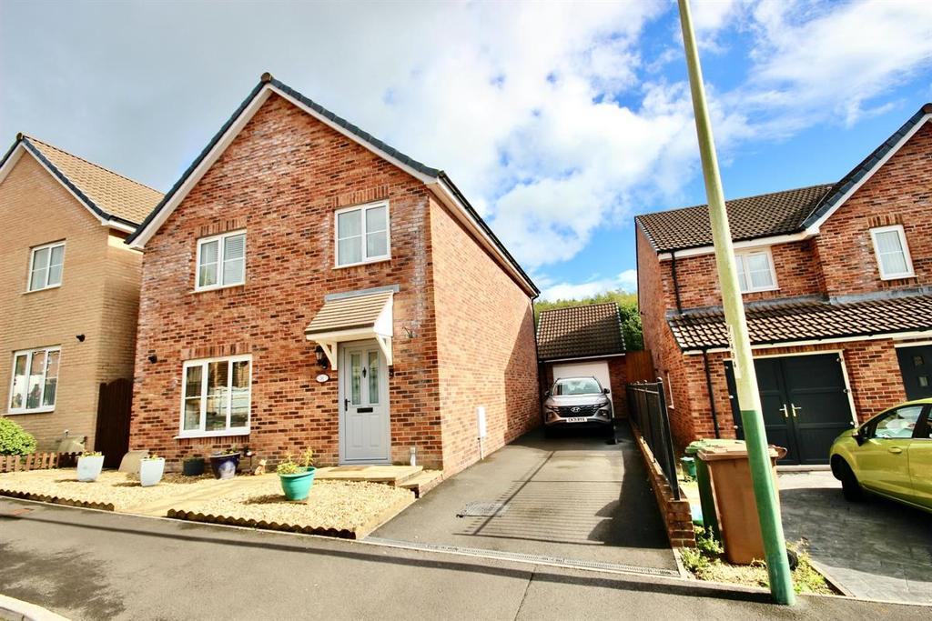 Y Ffordd Wen, Aberbargoed, Bargoed 4 bed detached house £303,000
