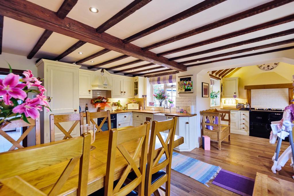 Sutton, Thirsk 3 bed semidetached house £450,000