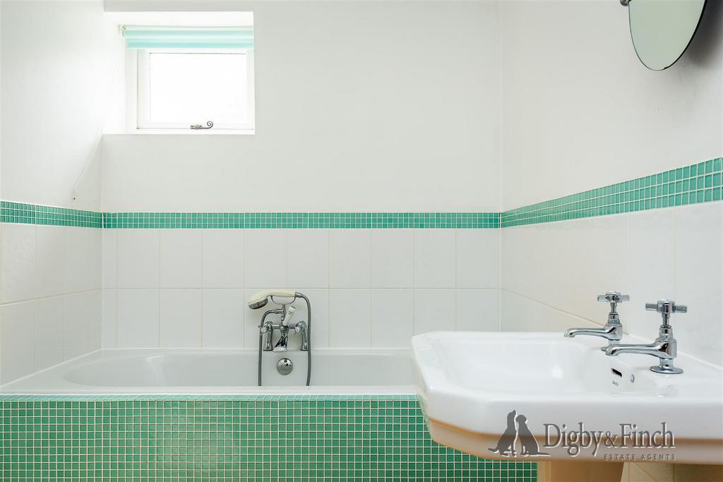4 Manor Farm, Apethorpe, PE8 5 DP-39.jpg