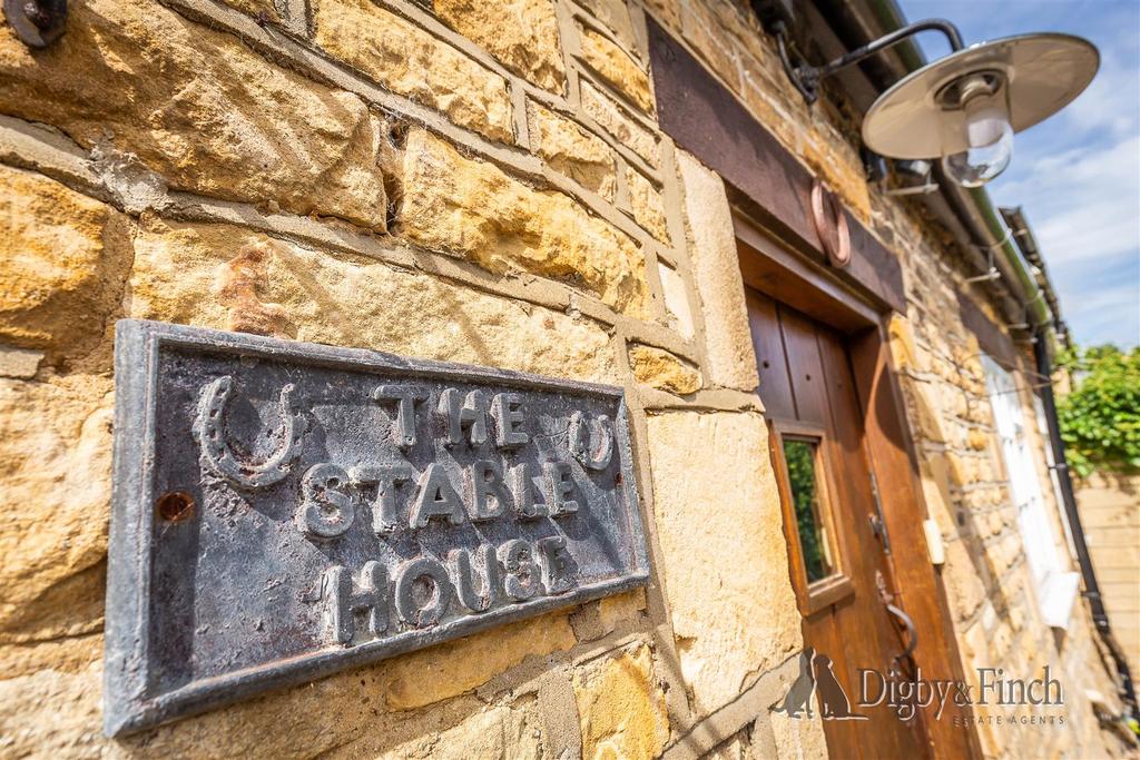 4 Manor Farm, Apethorpe, PE8 5 DP-1.jpg