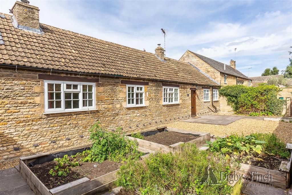 4 Manor Farm, Apethorpe, PE8 5 DP-5.jpg