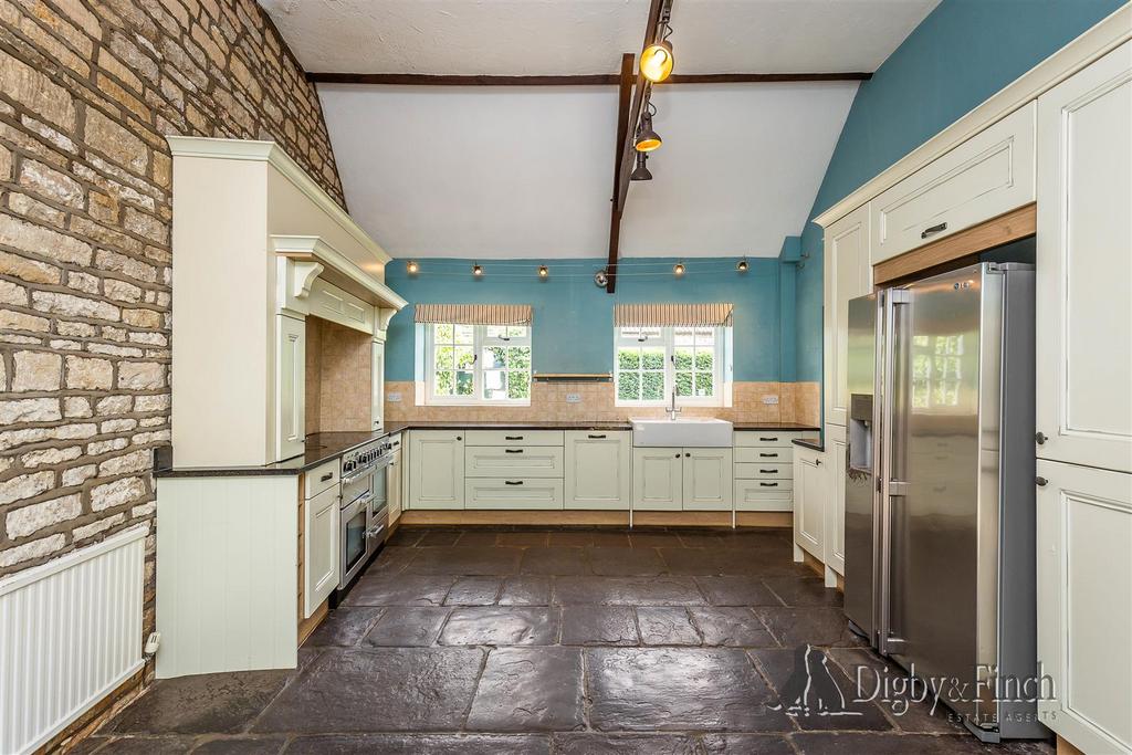 4 Manor Farm, Apethorpe, PE8 5 DP-24.jpg