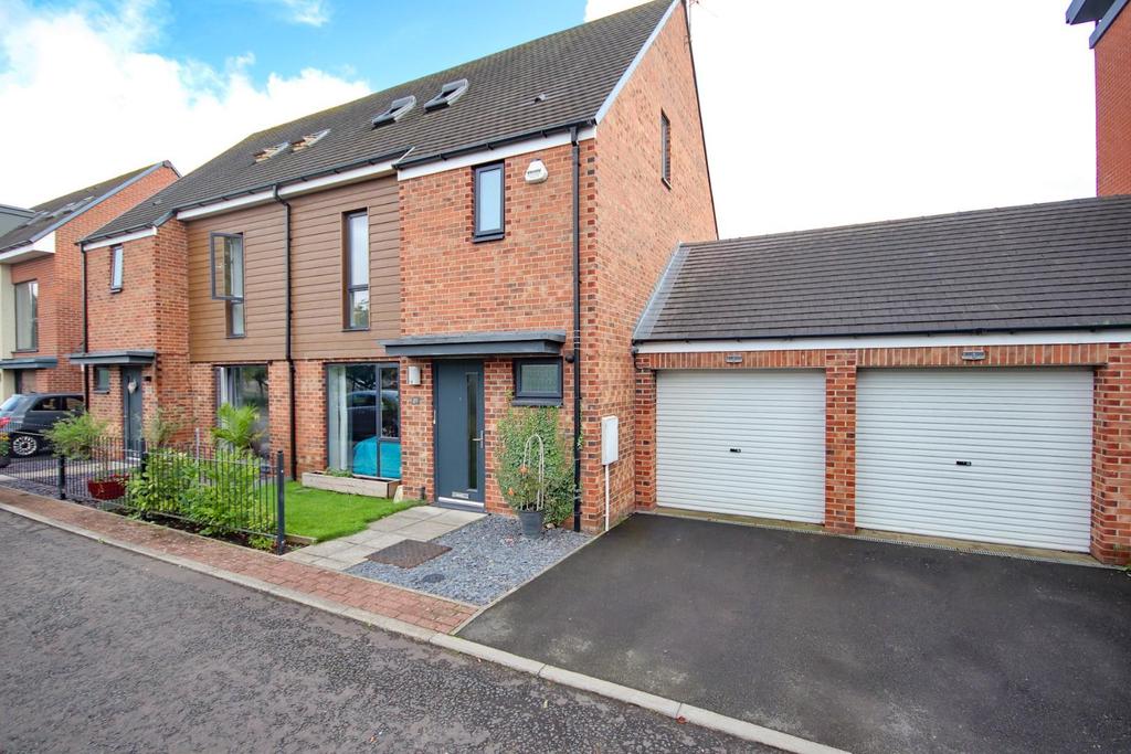 Corona Court, Queensgate, StocktonOnTees, TS18 3UW 4 bed semi