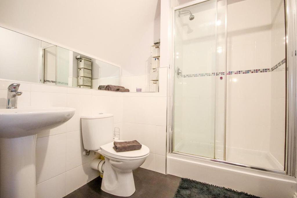 En-Suite Two (Bedroom 1)