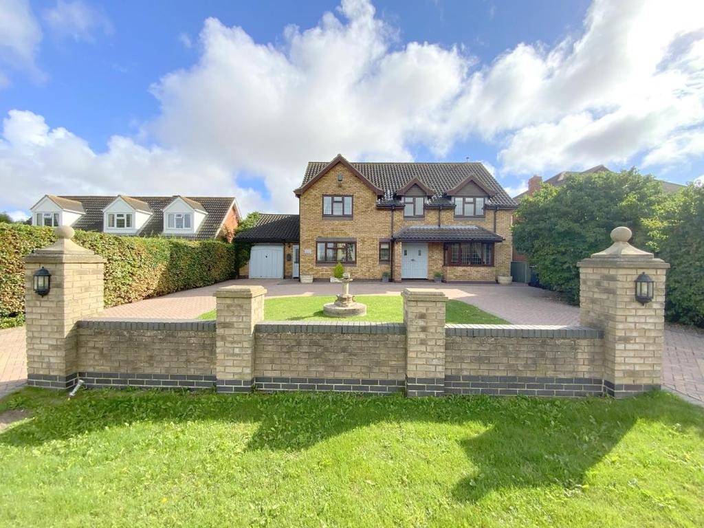 Holton Road, Tetney, Grimsby 4 bed detached house £410,000