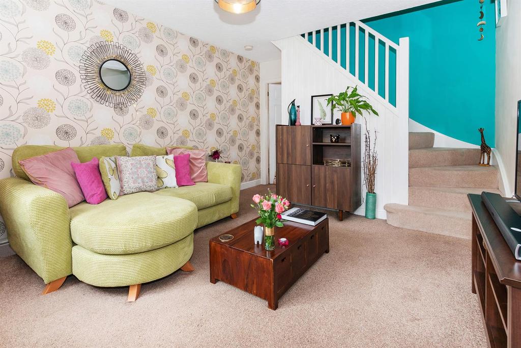 5 Lochhead Court, Main Road... 2 bed end of terrace house £128,000