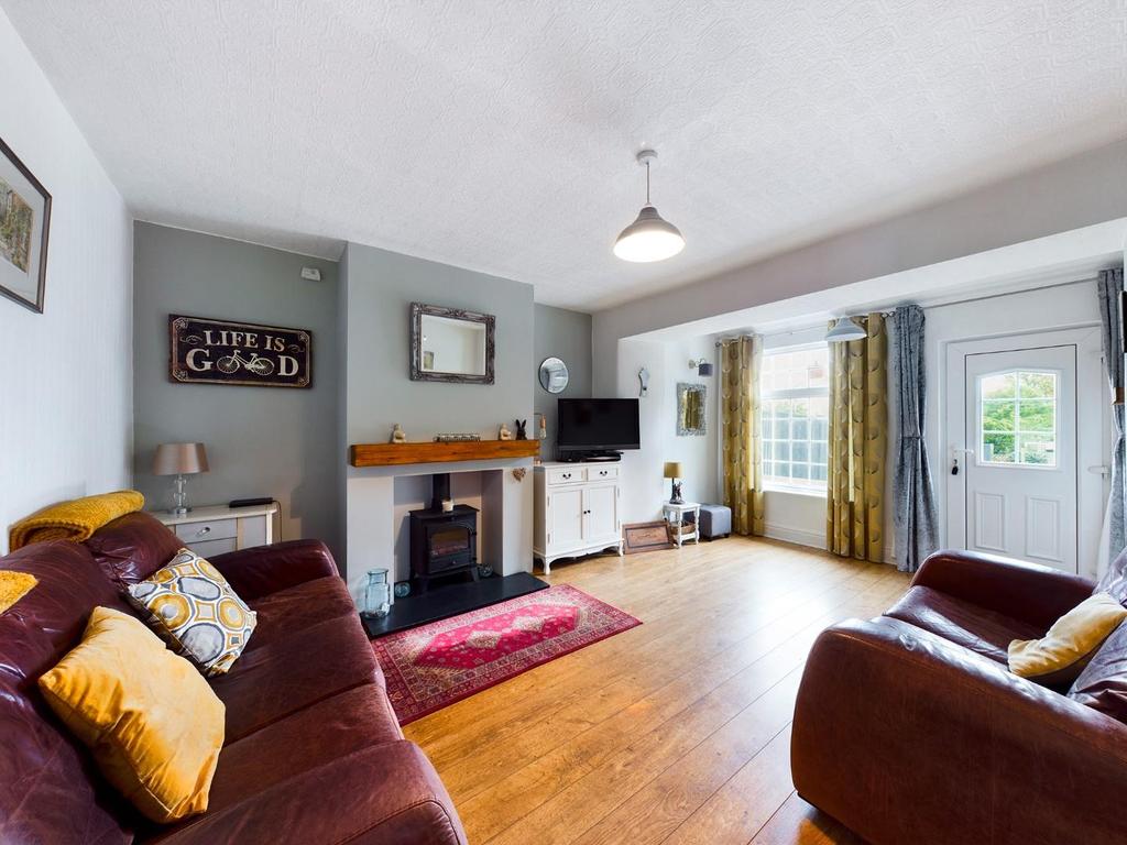 Church Street North, Old Whittington... 3 bed cottage £190,000