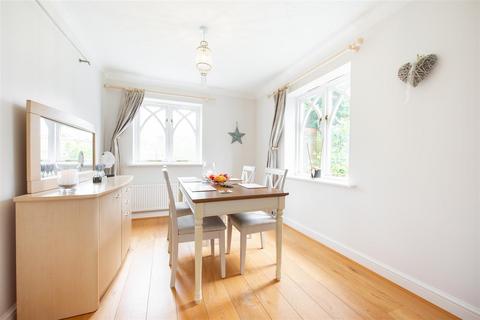 14 Long Meadow, Great Notley, Braintree, CM77 7WD