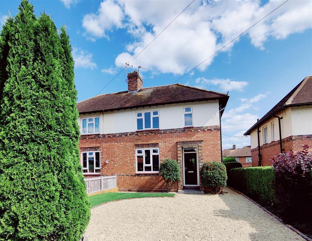 Round Hill Lane, Shrewsbury 3 bed semidetached house for sale £300,000