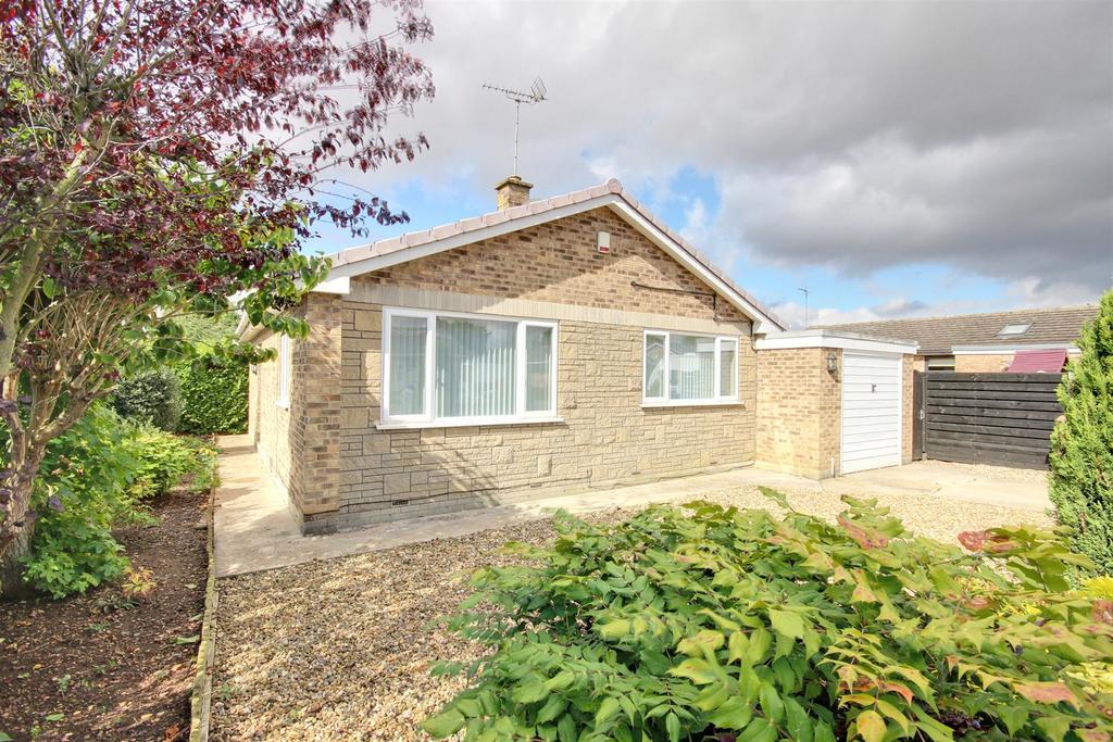 The Meadows, Leven, Beverley 2 bed detached bungalow £265,000