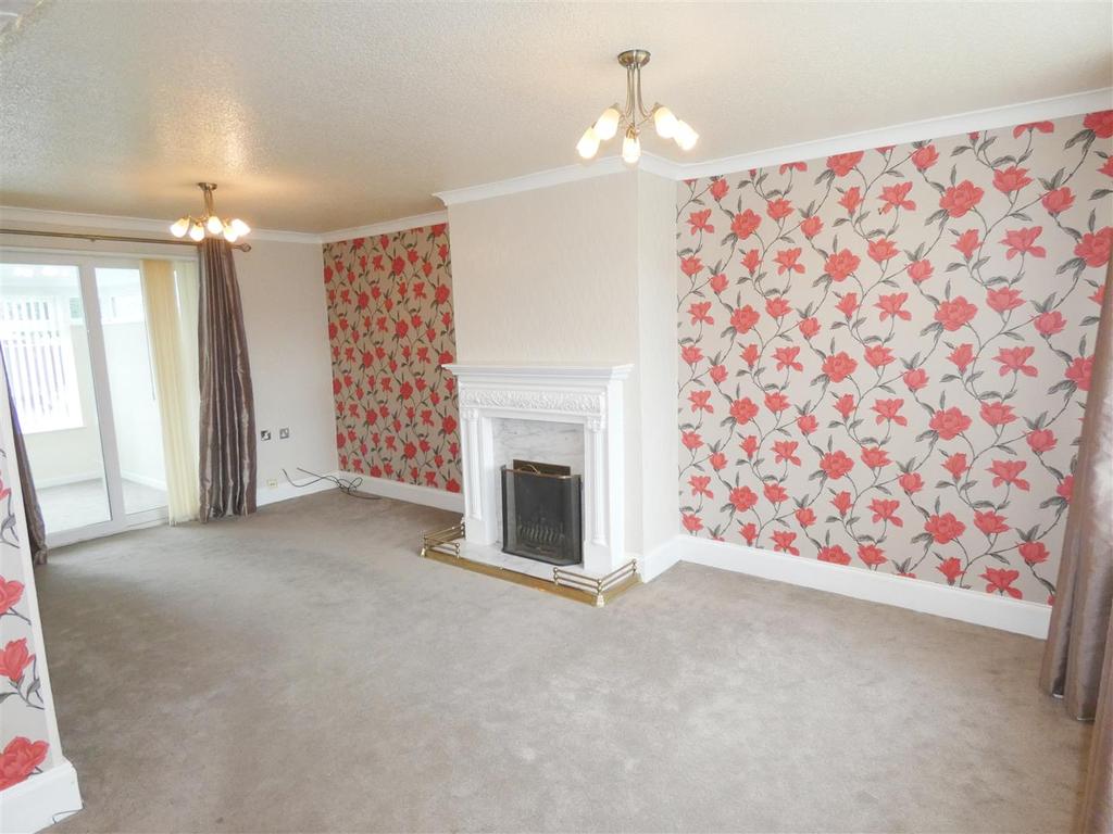 Platt Avenue, Sandbach 3 bed semidetached house £225,000