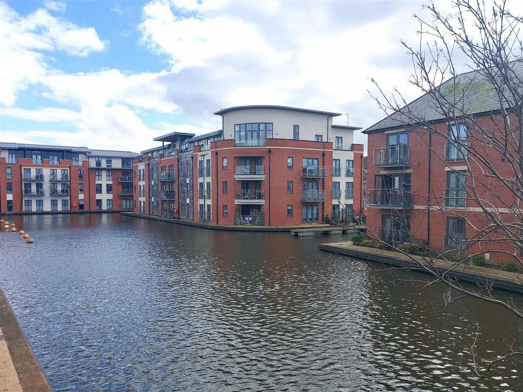 Waterfall House, Waters Edge, StourportOnSevern 2 bed apartment for