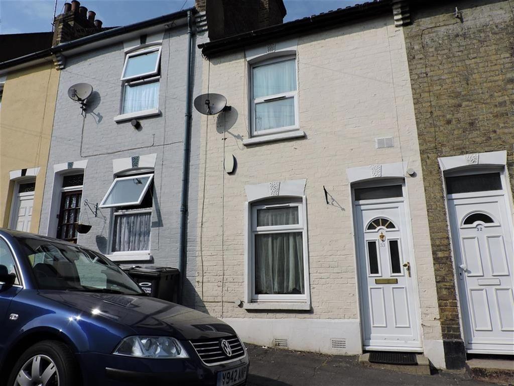 Castle Street, Greenhithe 2 bed terraced house £1,050 pcm (£242 pw)