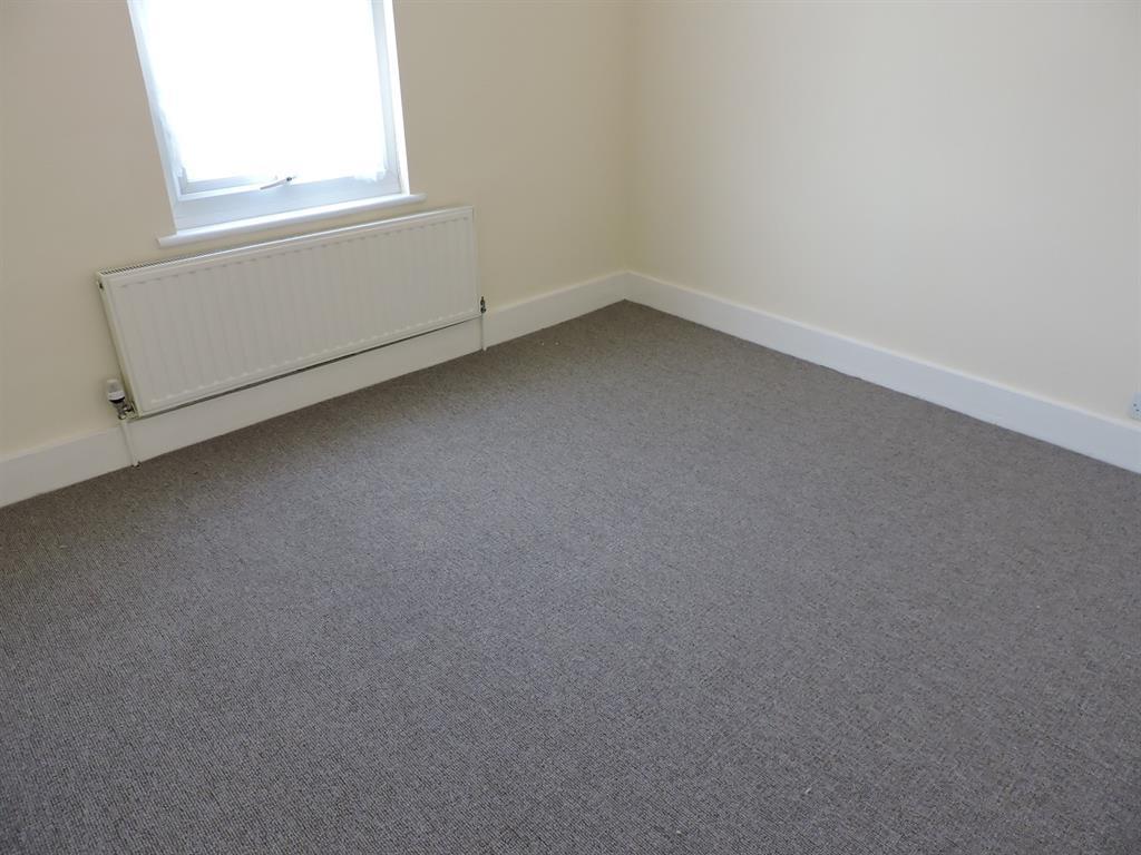 Castle Street, Greenhithe 2 bed terraced house £1,050 pcm (£242 pw)