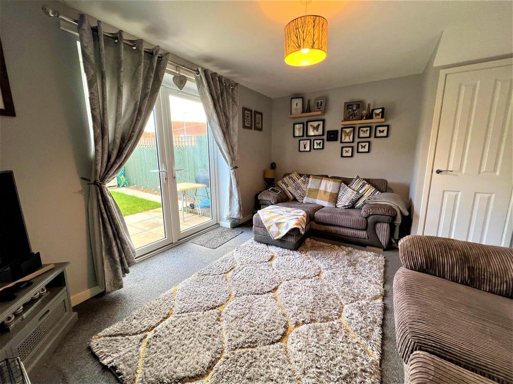 Kempley Drive, Scarborough 2 bed semidetached house £149,950