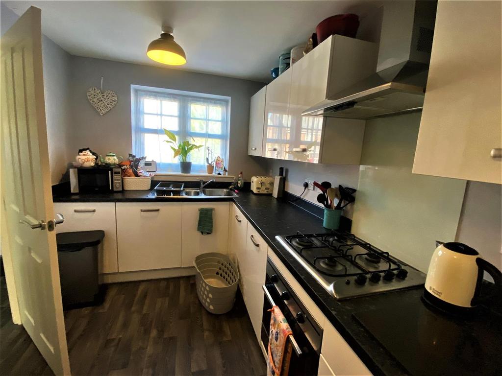Kempley Drive, Scarborough 2 bed semidetached house £149,950