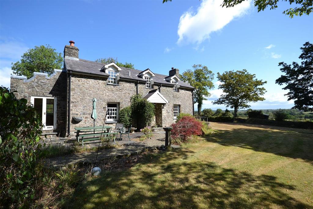 Crundale, Haverfordwest 4 bed detached house £595,000