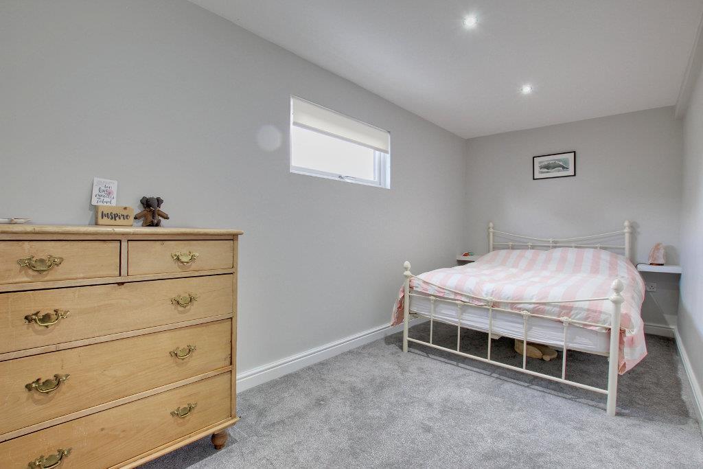 Bedroom 2 (rear)