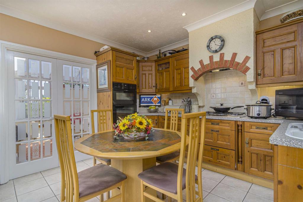 Church Street, Pinchbeck 3 bed detached house £379,995