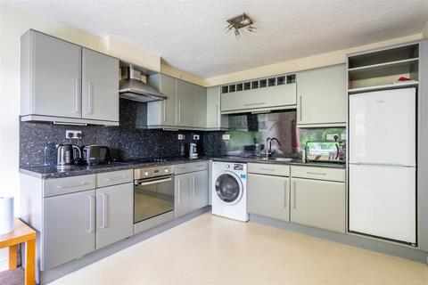 2 bedroom flat to rent, Whitecross Gardens, York, YO31 8JH