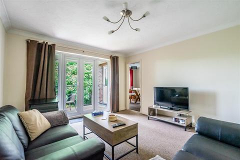 2 bedroom flat to rent, Whitecross Gardens, York, YO31 8JH