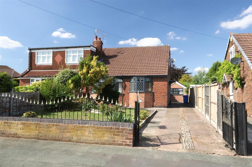 St. John Avenue, Warrington 3 bed semidetached bungalow £1,200 pcm (£277 pw)