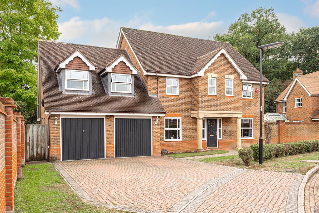 Hendon Grove, Clarendon Park, Epsom 4 bed detached house £1,000,000