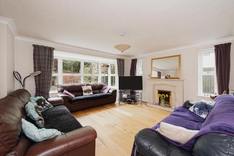 7 Hendon Grove, Epsom, KT19 7LH