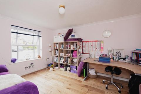 7 Hendon Grove, Epsom, KT19 7LH