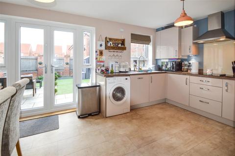 21 Petfield Drive, Anlaby, Hull, HU10 7ES