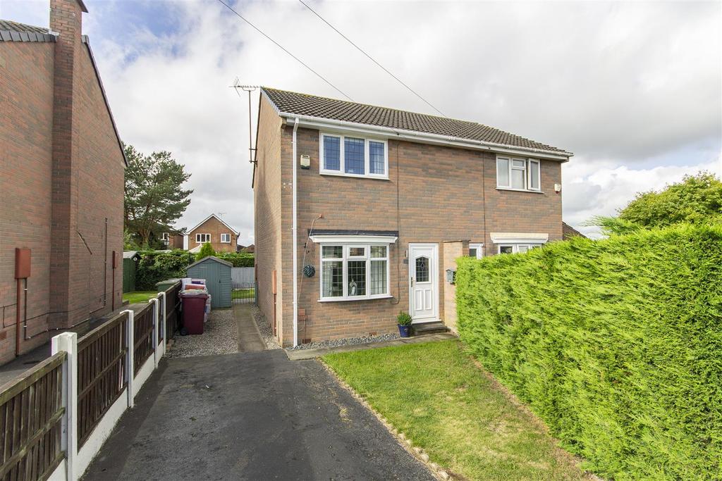 Dale View Road, Lower Pilsley... 2 bed semidetached house £160,000