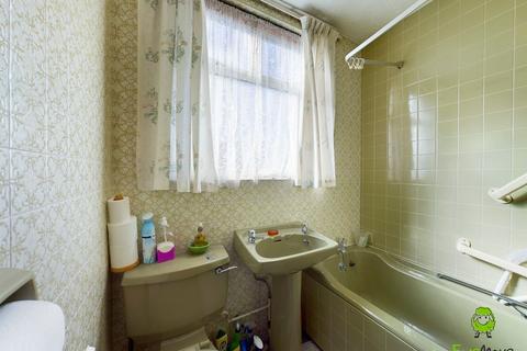 21 Amberley Road, London, SE2 0SG