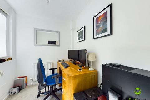 9 Cray Road, Belvedere, DA17 6NB