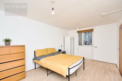 4 bedroom maisonette to rent, Roman Road, Mile End, Bethnal Green, Victoria Park, London, E3