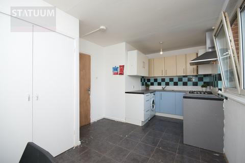 4 bedroom maisonette to rent, Roman Road, Mile End, Bethnal Green, Victoria Park, London, E3